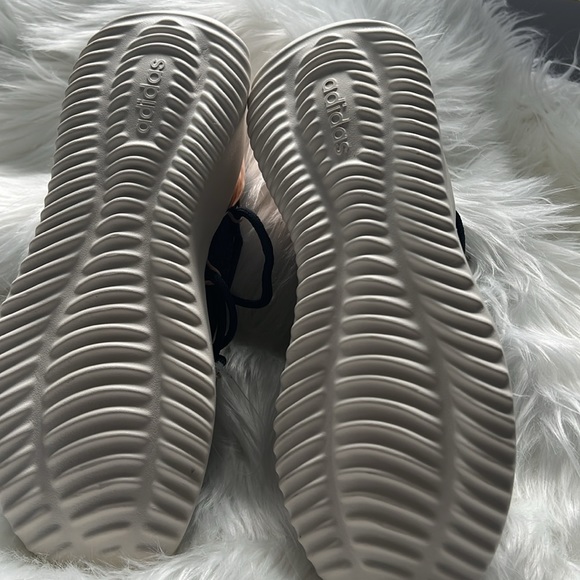 8.5 women’s grey adidas sneakers - Picture 2 of 5